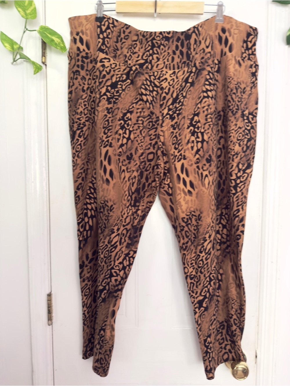 Terra & Sky Soft Brown Black Animal Print High-Waist Leggings 4X